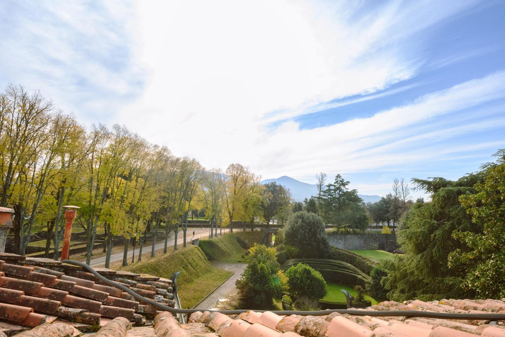 Palazzo Froussard B&B And Living Lucca Exterior photo