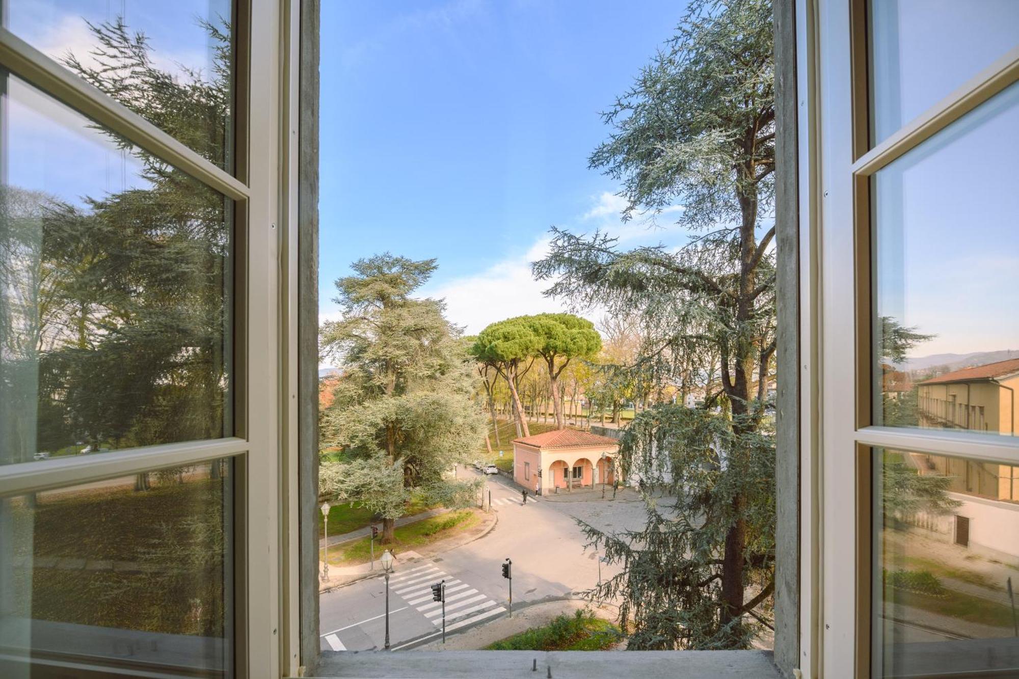 Palazzo Froussard B&B And Living Lucca Exterior photo